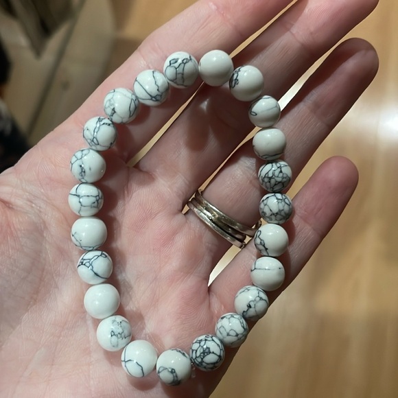 Jewelry - Howlite Bracelet